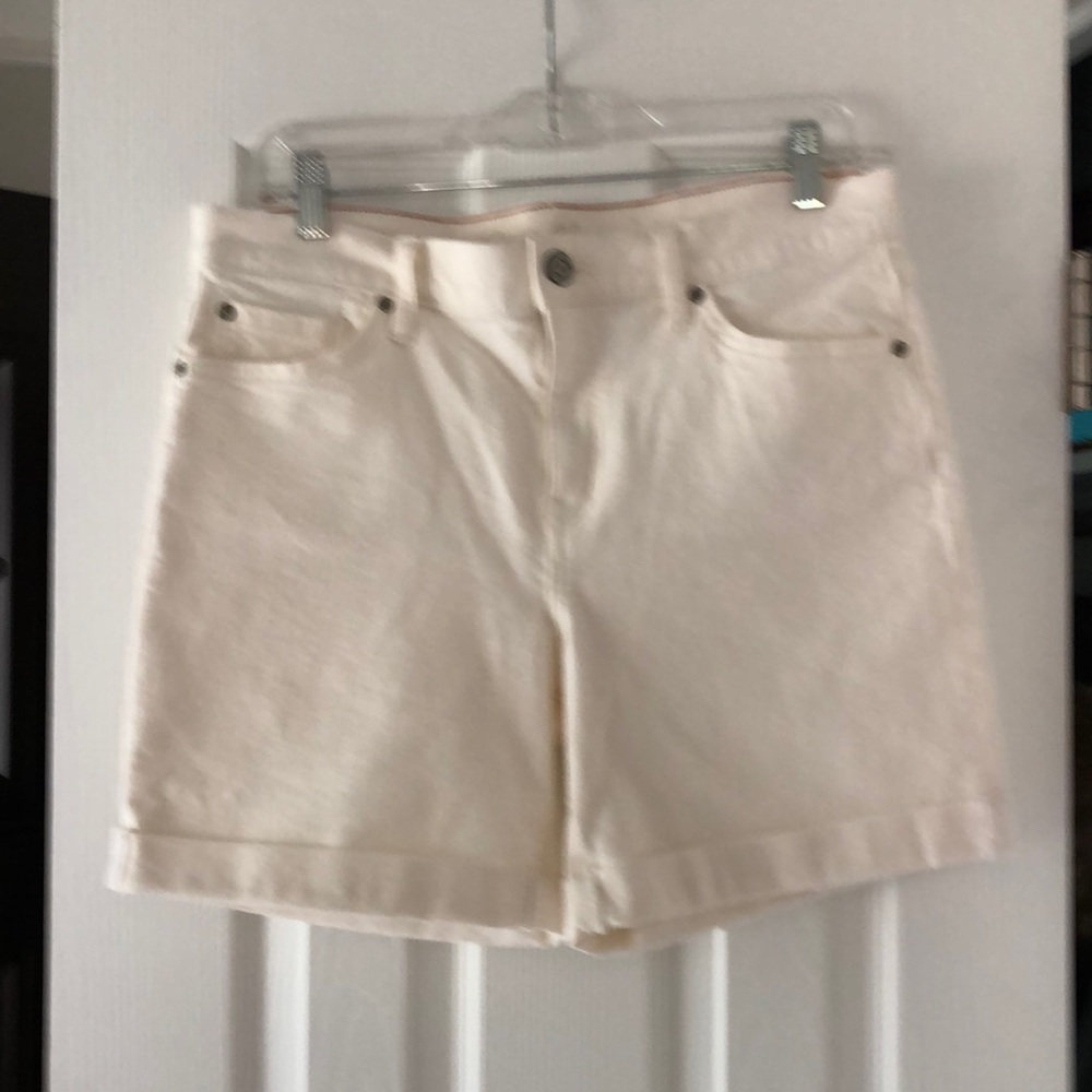Eddie Bauer Cream Jean Shorts fit like an 8